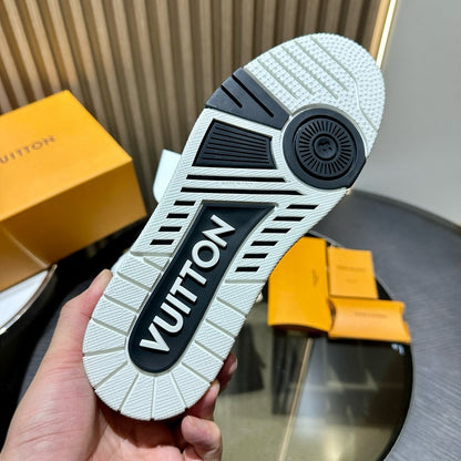 LOUIS VUITTON LV Ankle Trainers White Black