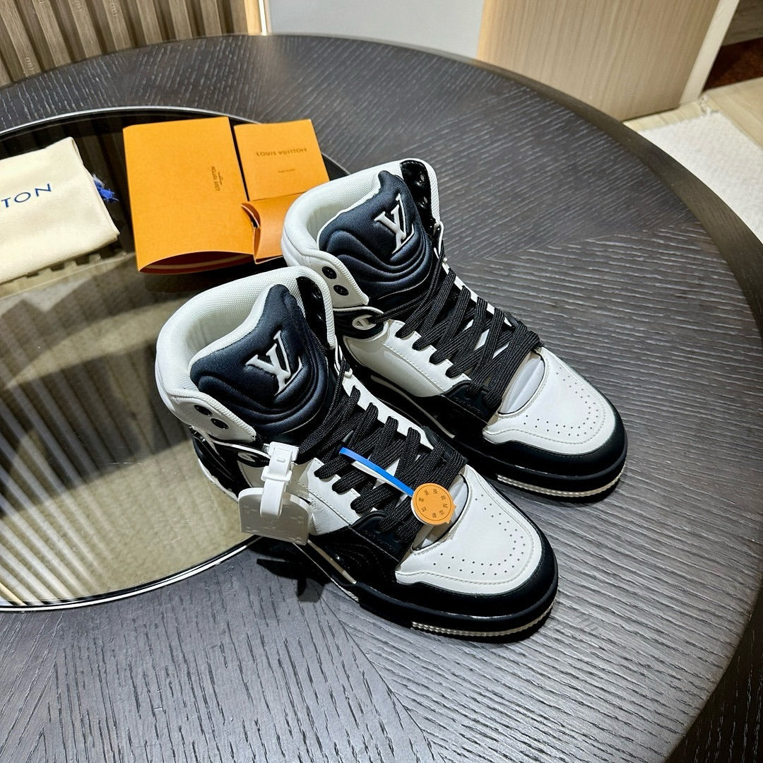 LOUIS VUITTON LV Ankle Trainers White Black